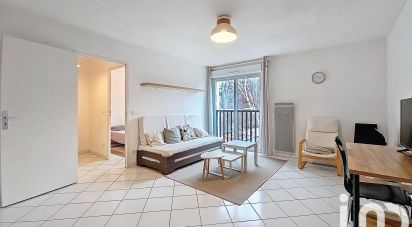 Appartement 2 pièces de 45 m² à Bordeaux (33300)