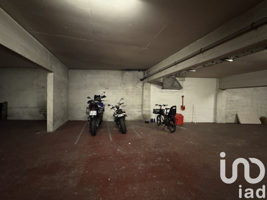 Parking/garage/box de 10 m² à Paris (75012)