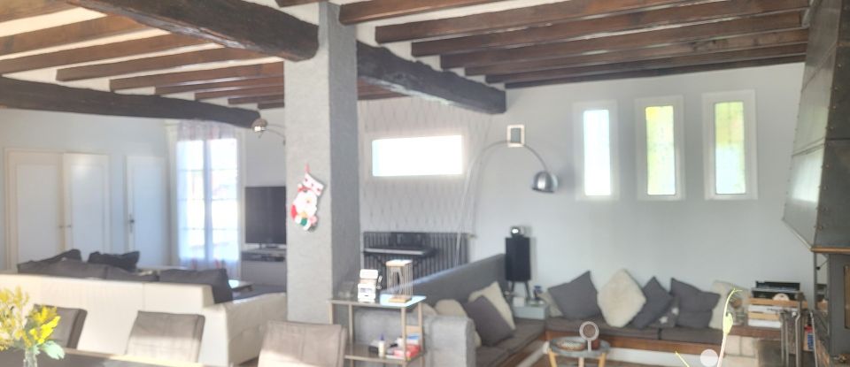 House 7 rooms of 304 m² in La Ferrière (85280)