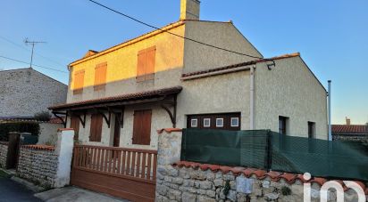 Village house 4 rooms of 110 m² in Saint-Jean-d'Angle (17620)