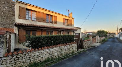 Village house 4 rooms of 110 m² in Saint-Jean-d'Angle (17620)