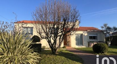 Maison traditionnelle 7 pièces de 122 m² à Bouguenais (44340)