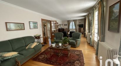 Traditional house 5 rooms of 197 m² in La Chapelle-Montlinard (18140)