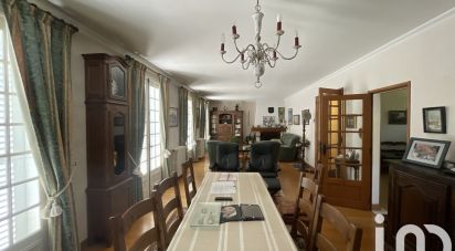 Traditional house 5 rooms of 197 m² in La Chapelle-Montlinard (18140)