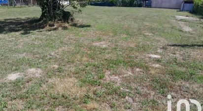 Land of 1,300 m² in Chamadelle (33230)