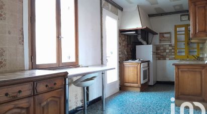 Traditional house 6 rooms of 157 m² in Les Églisottes-et-Chalaures (33230)