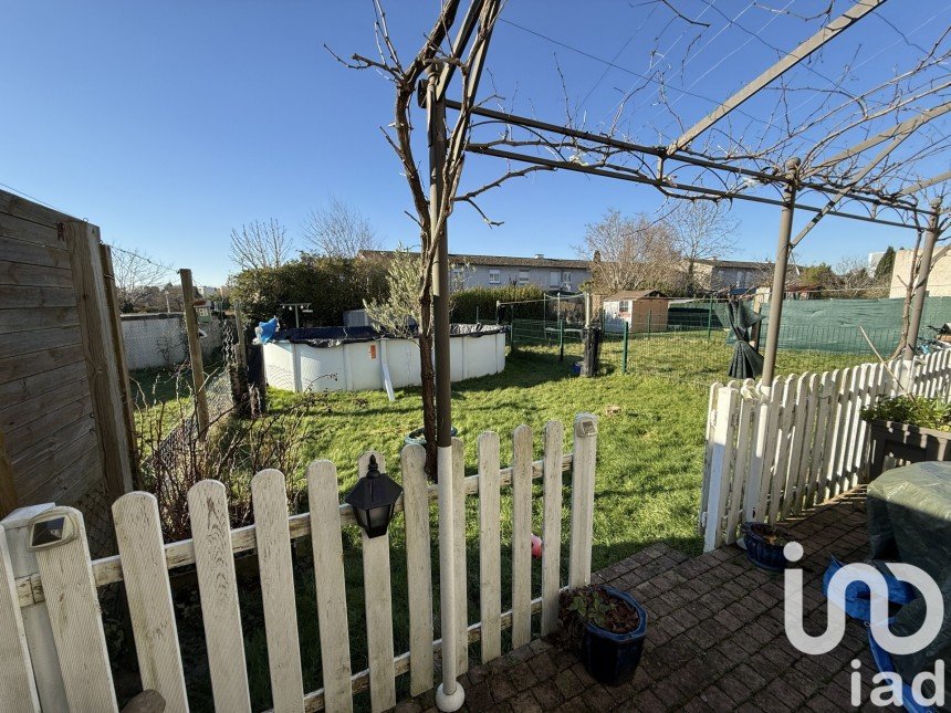 Maison traditionnelle 5 pièces de 100 m² à Vaux-le-Pénil (77000)