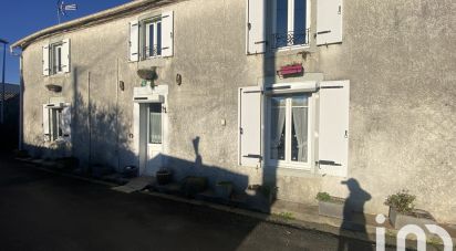 Village house 4 rooms of 106 m² in Vérines (17540)