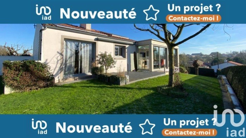 Maison 6 pièces de 130 m² à Les Herbiers (85500)