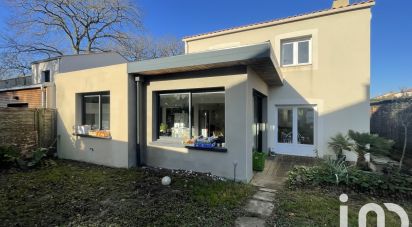 House 5 rooms of 122 m² in Rezé (44400)