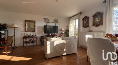 Apartment 3 rooms of 74 m² in Le Plessis-Robinson (92350)