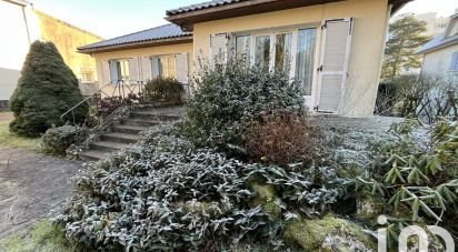 Pavilion 5 rooms of 102 m² in Parthenay (79200)