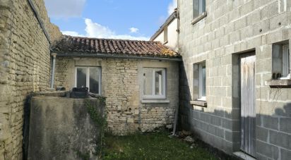 House 5 rooms of 92 m² in La Brousse (17160)