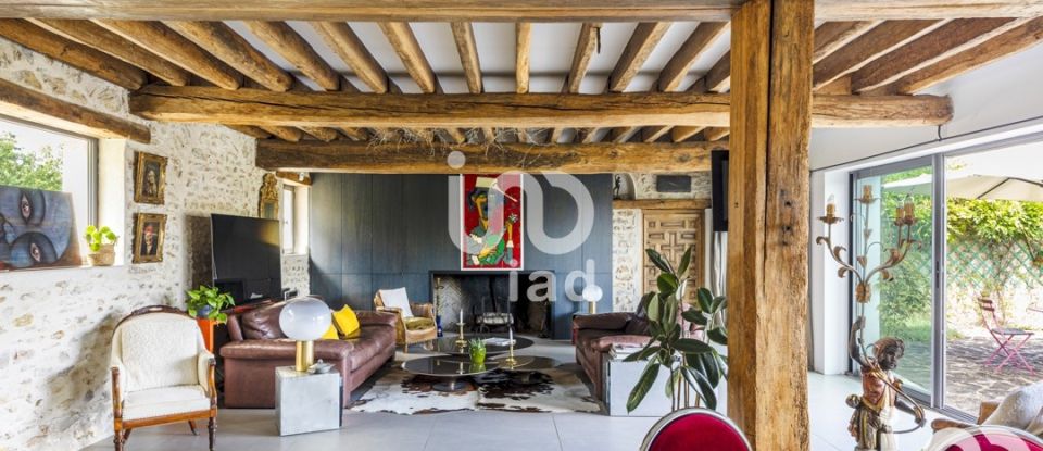 Maison 9 pièces de 340 m² à Bréançon (95640)