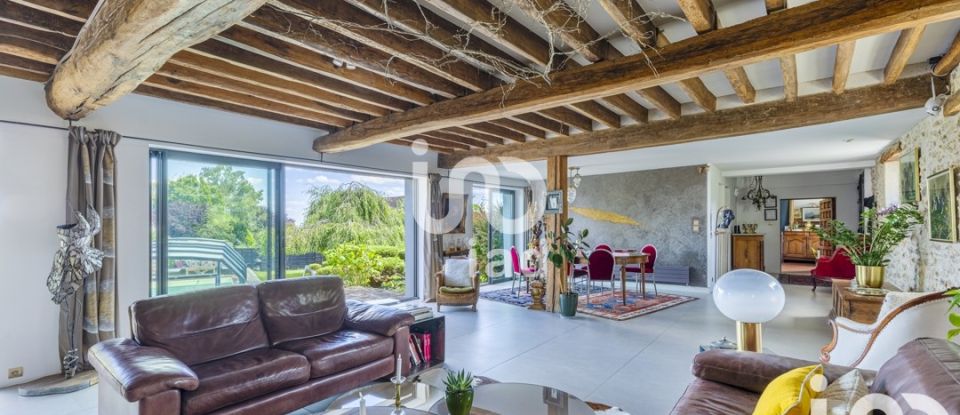 Maison 9 pièces de 340 m² à Bréançon (95640)