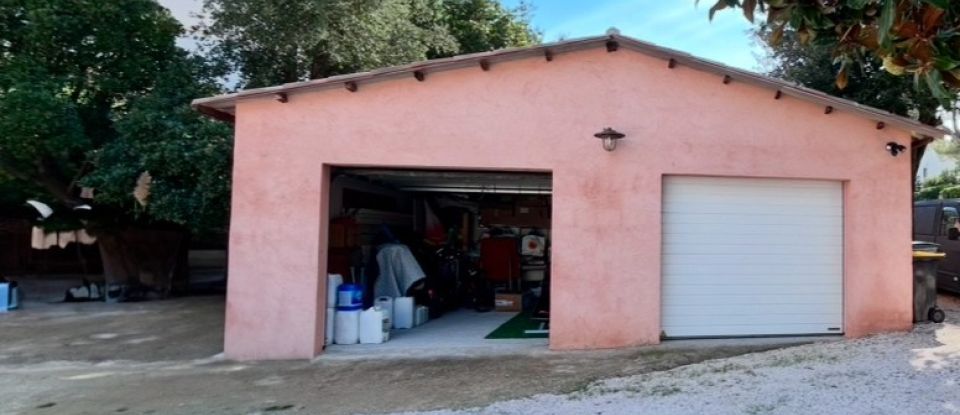 Traditional house 5 rooms of 160 m² in Roquebrune-sur-Argens (83380)