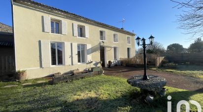 Maison 10 pièces de 248 m² à La Brousse (17160)