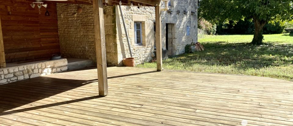 Traditional house 6 rooms of 175 m² in Niort (79000)