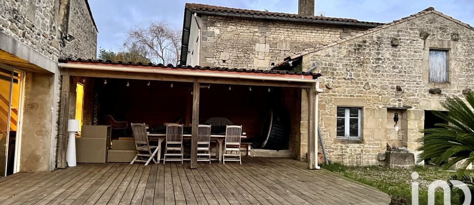 Traditional house 6 rooms of 175 m² in Niort (79000)