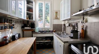 Traditional house 9 rooms of 200 m² in Meudon (92190)