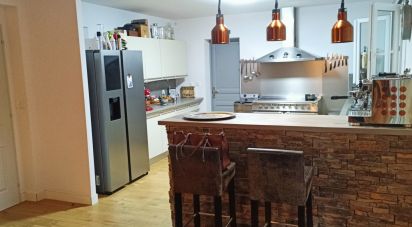 Maison 6 pièces de 170 m² à Ceyreste (13600)