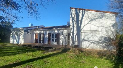 House 5 rooms of 105 m² in Mirambeau (17150)