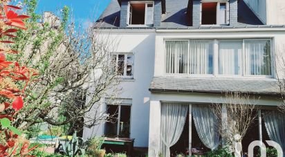 Traditional house 8 rooms of 200 m² in Nantes (44100)