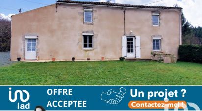 Maison 5 pièces de 130 m² à Saint-Paul-en-Gâtine (79240)