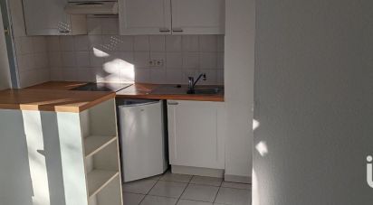 Apartment 1 room of 28 m² in Audenge (33980)