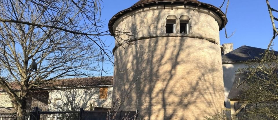 Château 20 pièces de 640 m² à Vendeuvre-du-Poitou (86380)