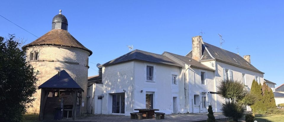 Château 20 pièces de 640 m² à Vendeuvre-du-Poitou (86380)