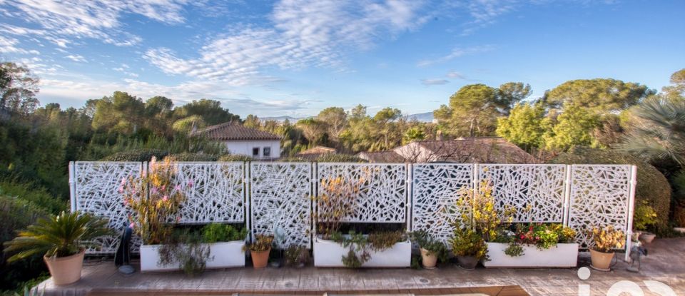 Maison 5 pièces de 319 m² à Fréjus (83600)