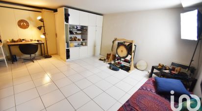 Appartement 4 pièces de 54 m² à Paris (75017)