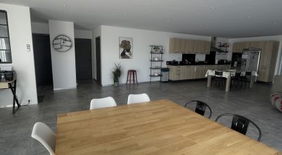 Maison 7 pièces de 207 m² à Vallon-Pont-d'Arc (07150)