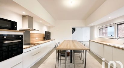 Maison 9 pièces de 205 m² à Coutiches (59310)