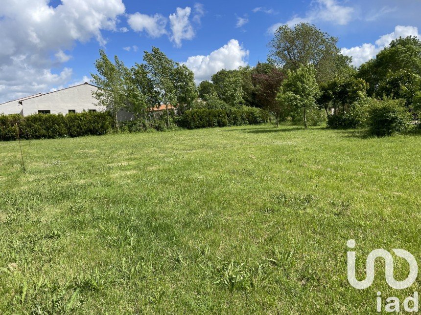 Terrain de 850 m² à Marigny (79360)