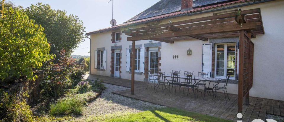 Traditional house 6 rooms of 225 m² in Pouzauges (85700)