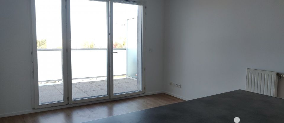 Apartment 3 rooms of 62 m² in Cenon (33150)