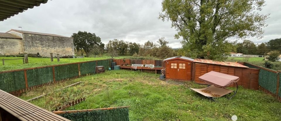 Maison traditionnelle 4 pièces de 111 m² à Saint-Savin (33920)