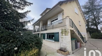 House 6 rooms of 225 m² in Villecresnes (94440)