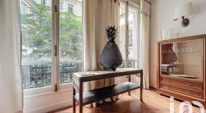 Appartement 5 pièces de 165 m² à Paris (75008)