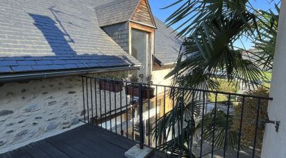 Village house 9 rooms of 275 m² in Pau (64000)