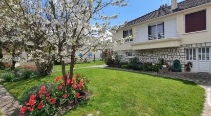 Maison traditionnelle 4 pièces de 140 m² à Guignes (77390)