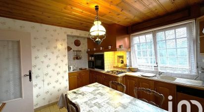 Traditional house 5 rooms of 184 m² in Cléden-Poher (29270)