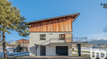 Maison 9 pièces de 286 m² à Villard-de-Lans (38250)