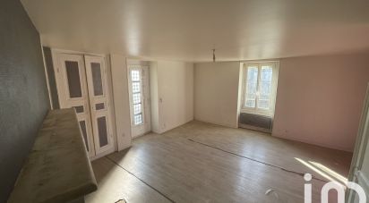 House 5 rooms of 119 m² in Chasseneuil-du-Poitou (86360)