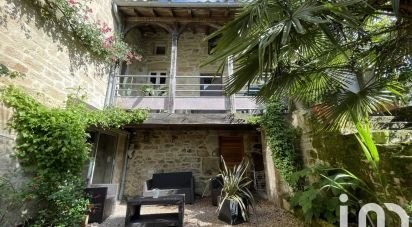 Village house 6 rooms of 145 m² in Latronquière (46210)