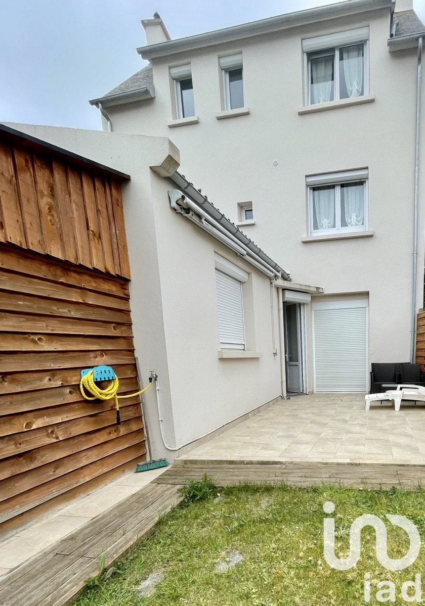 House 5 rooms of 156 m² in Paimpol (22500)