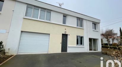 House 8 rooms of 171 m² in La Roche-sur-Yon (85000)