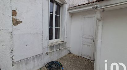 House 3 rooms of 61 m² in Soyaux (16800)